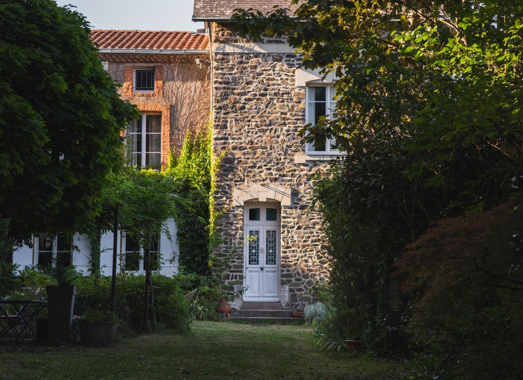 Maison D'Hotes La Bien-Aimee Montrevault エクステリア 写真